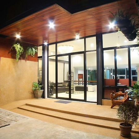 S'Prima Hostel Phitsanulok Luaran gambar