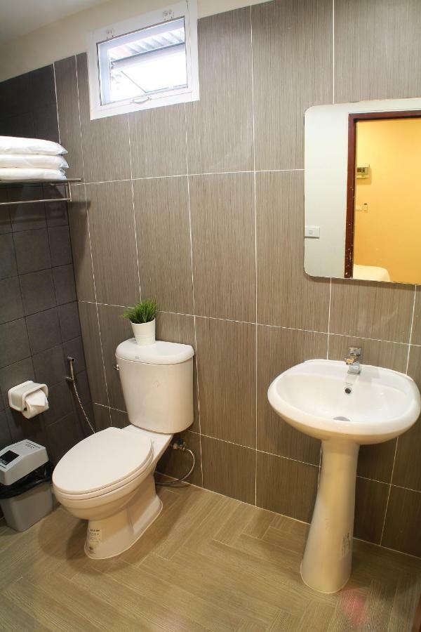 S'Prima Hostel Phitsanulok Luaran gambar