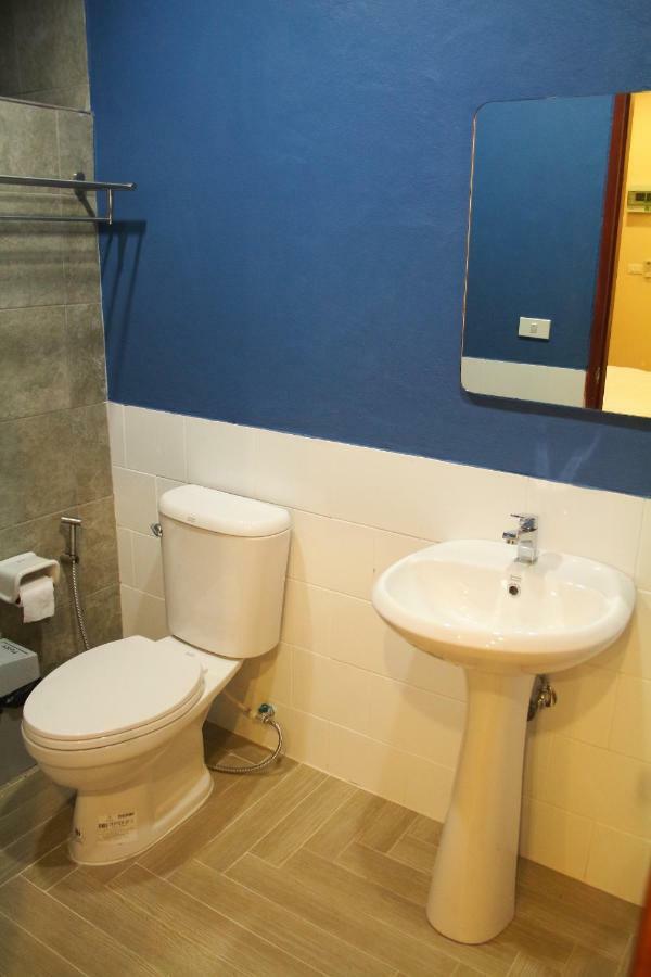 S'Prima Hostel Phitsanulok Luaran gambar